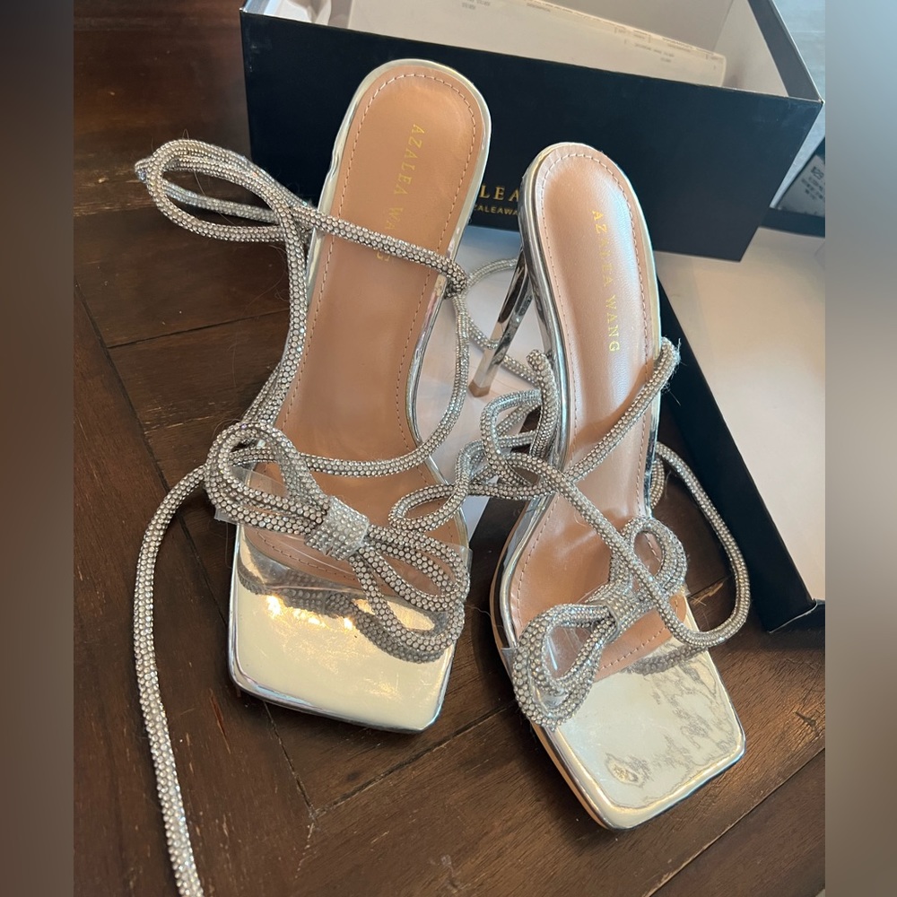 Azalea Wang Drake Stiletto size 8.5 never worn in box